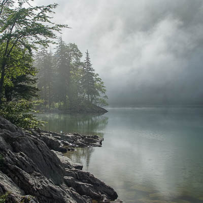 Seealpsee im Nebel